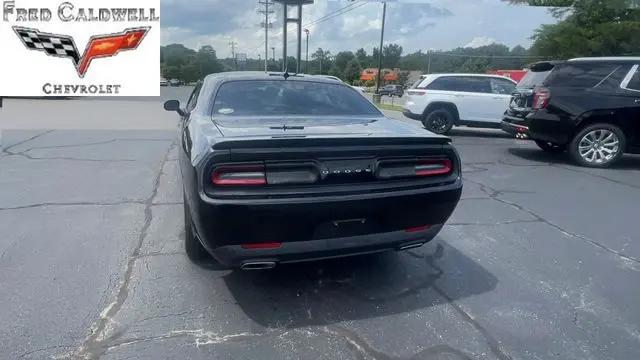 2015 Dodge Challenger SXT