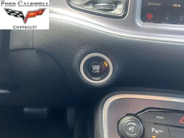 2015 Dodge Challenger SXT