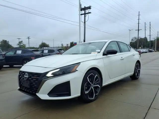 2025 Nissan Altima SR FWD for sale in Springfield, IL