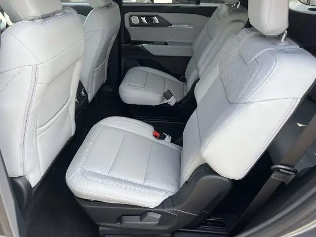 2027 Ford Explorer Platinum