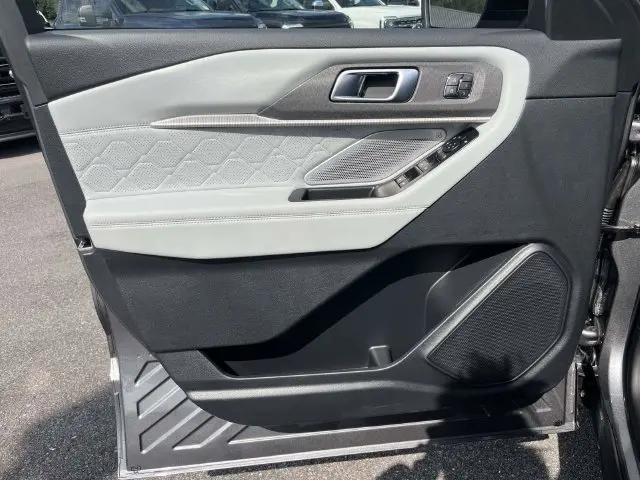 2027 Ford Explorer Platinum