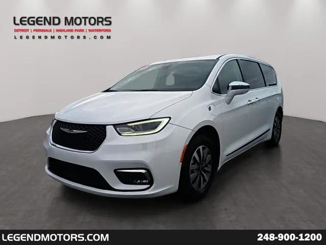 2022 Chrysler Pacifica Hybrid Limited for sale in Waterford, MI