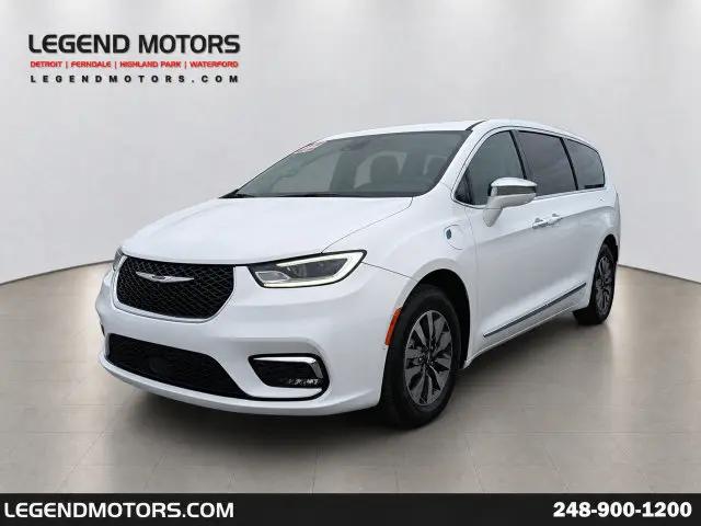 2022 Chrysler Pacifica Hybrid Limited for sale in Waterford, MI
