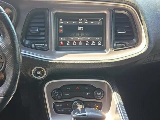 2022 Dodge Challenger SXT