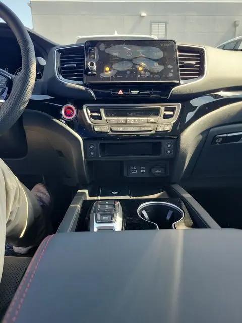 2026 Honda Ridgeline Black Edition Two-Tone