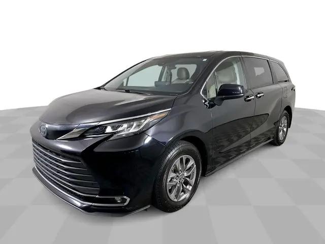 2023 Toyota Sienna XLE for sale in Midwest City, OK