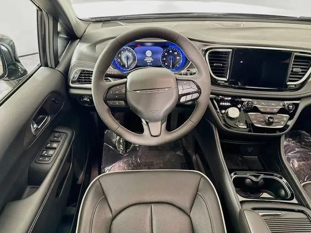 2027 Chrysler Pacifica Limited