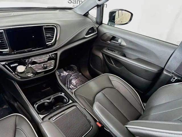 2027 Chrysler Pacifica Limited