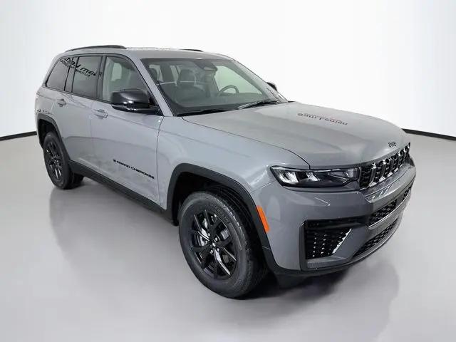 2027 Jeep Grand Cherokee Laredo Altitude for sale in Bloomington, IL