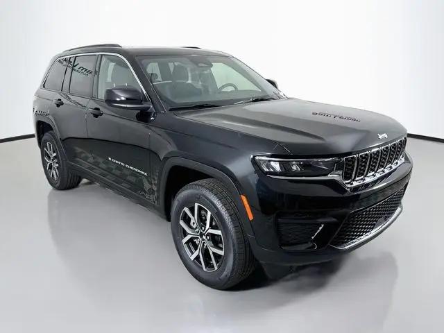 2027 Jeep Grand Cherokee Laredo X for sale in Bloomington, IL