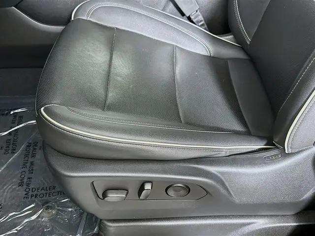2023 GMC Yukon 4WD SLT