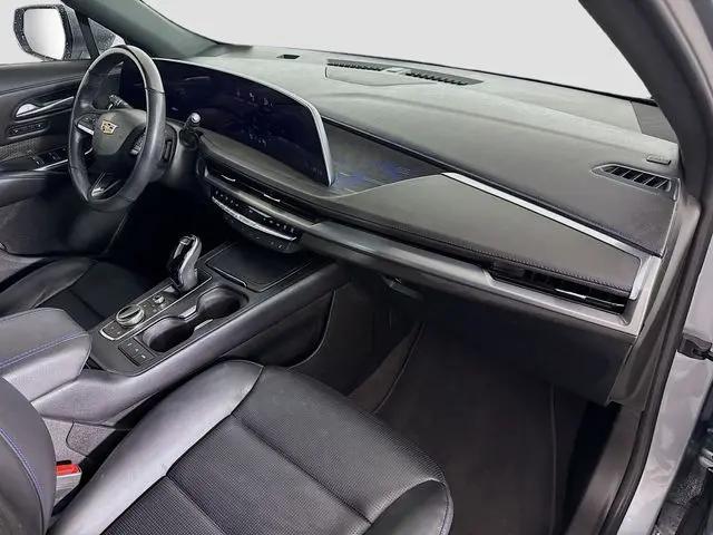 2024 Cadillac XT4 FWD Sport