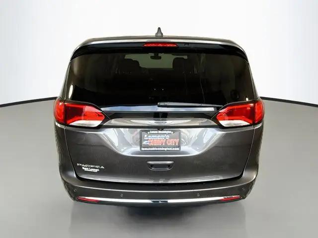 2020 Chrysler Pacifica Touring