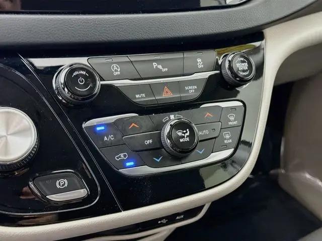 2020 Chrysler Pacifica Touring