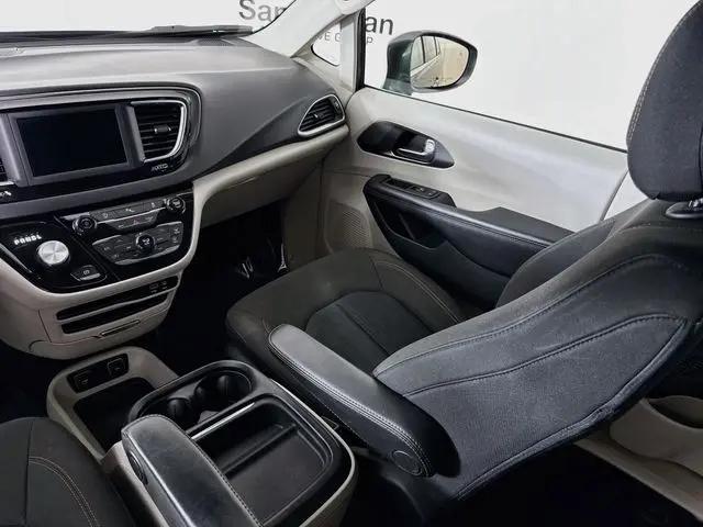 2020 Chrysler Pacifica Touring