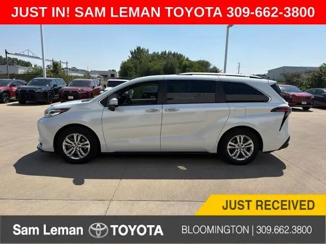2022 Toyota Sienna Platinum for sale in Bloomington, IL