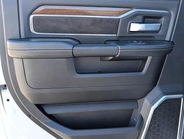 2024 Ram 2500 Laramie Crew Cab 4x4 64 Box