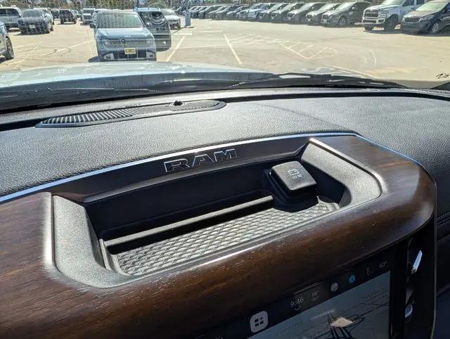 2024 Ram 2500 Laramie Crew Cab 4x4 64 Box