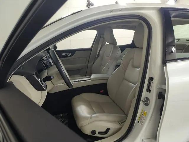2024 Volvo S60 B5 Core Dark Theme