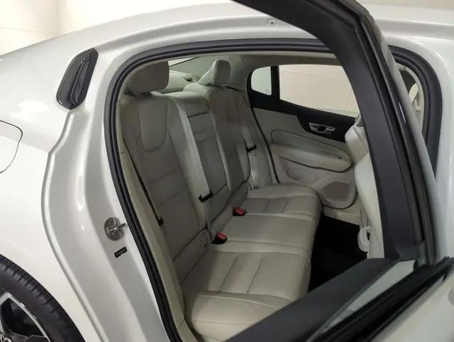 2024 Volvo S60 B5 Core Dark Theme