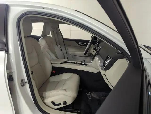 2024 Volvo S60 B5 Core Dark Theme
