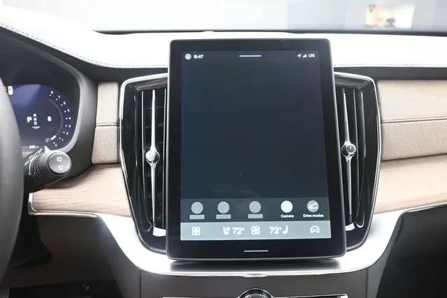 2027 Volvo XC90 Plus