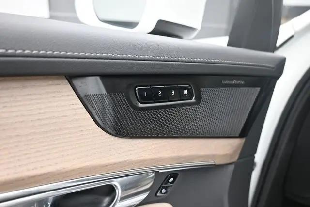 2027 Volvo XC90 Plus
