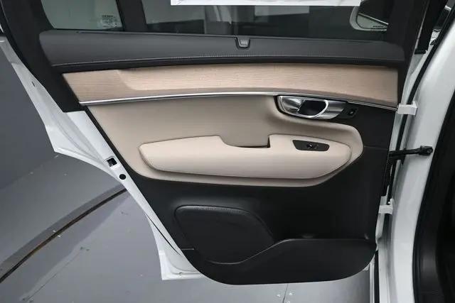 2027 Volvo XC90 Plus