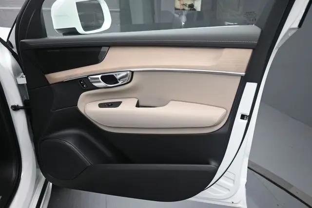 2027 Volvo XC90 Plus