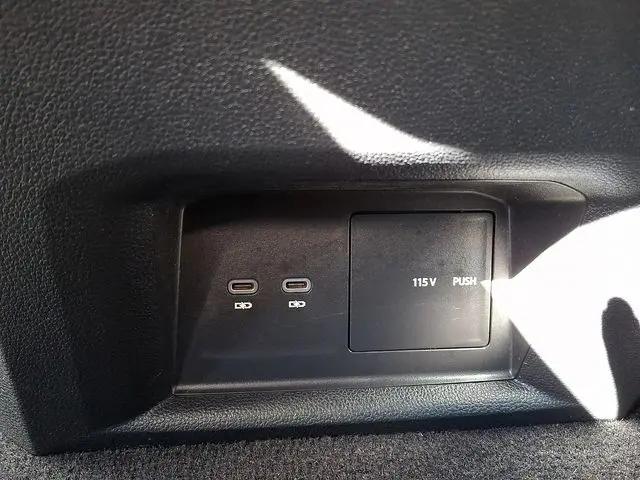 2023 Volkswagen Atlas 2.0T SE w/Technology