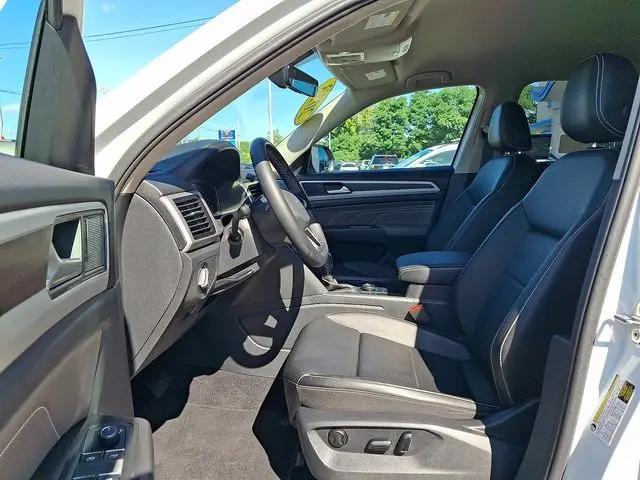 2023 Volkswagen Atlas 2.0T SE w/Technology