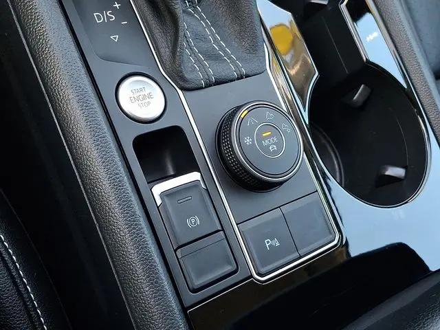 2023 Volkswagen Atlas 2.0T SE w/Technology