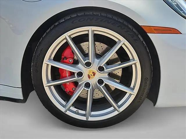 2020 Porsche 911 Carrera 4S Cabriolet