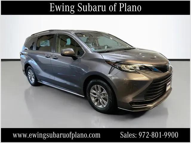 2022 Toyota Sienna LE for sale in Plano, TX
