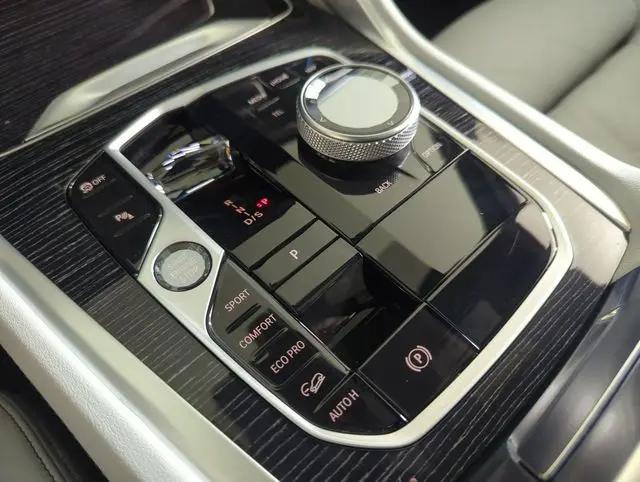 2027 BMW X6 M60i