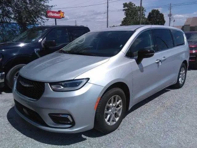 2024 Chrysler Pacifica Touring L for sale in Auburn, IN