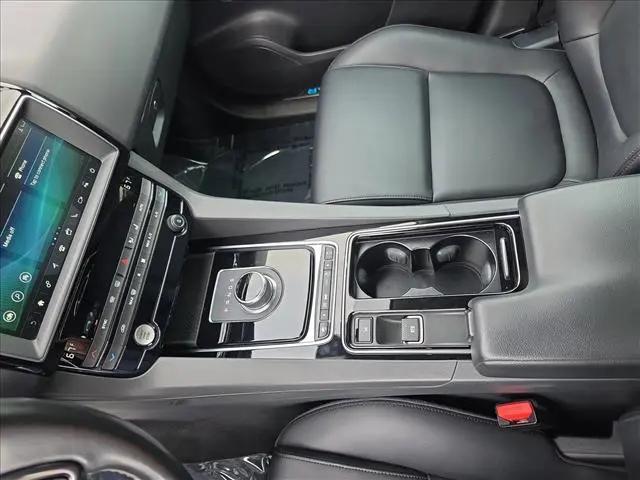 2019 Jaguar F-PACE 25t Premium