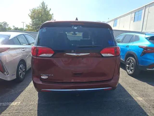 2017 Chrysler Pacifica Touring-L