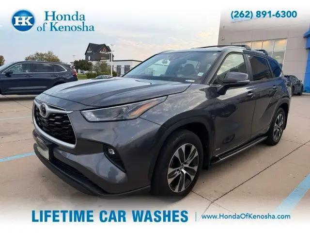 2025 Toyota Highlander Hybrid XLE for sale in Bristol, WI