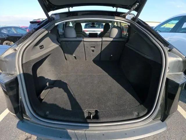 2026 Tesla Model Y Premium Rear-Wheel Drive