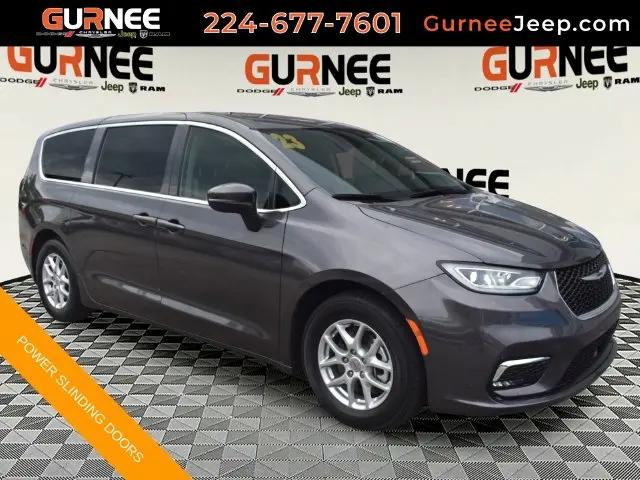 2023 Chrysler Pacifica Touring L for sale in Gurnee, IL