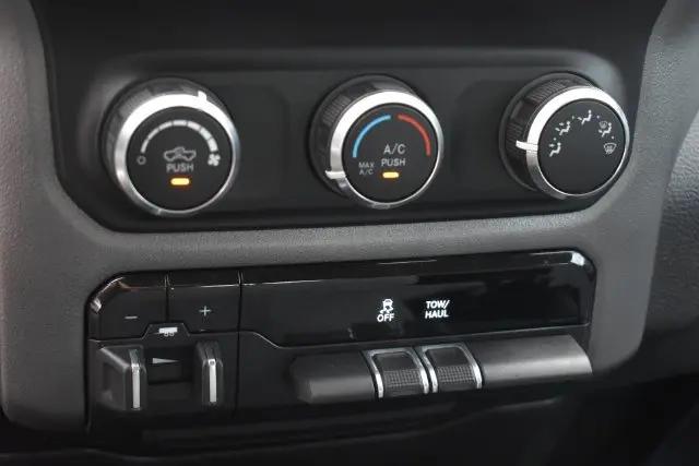 2019 Ram 1500 Big Horn/Lone Star Quad Cab 4x4 64 Box