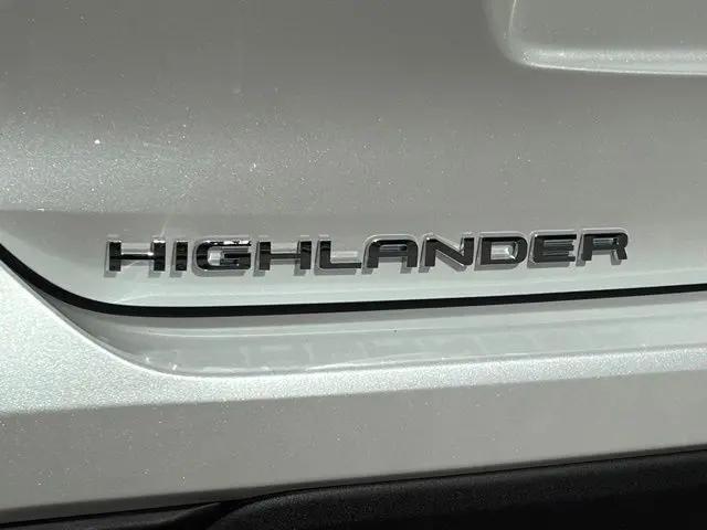 2022 Toyota Highlander Hybrid LE