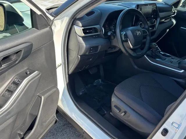 2022 Toyota Highlander Hybrid LE