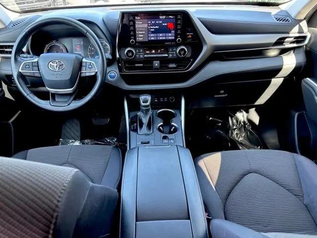 2022 Toyota Highlander Hybrid LE