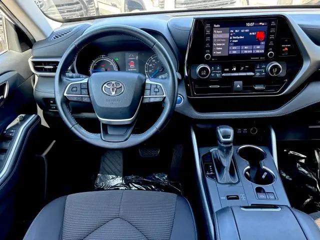 2022 Toyota Highlander Hybrid LE