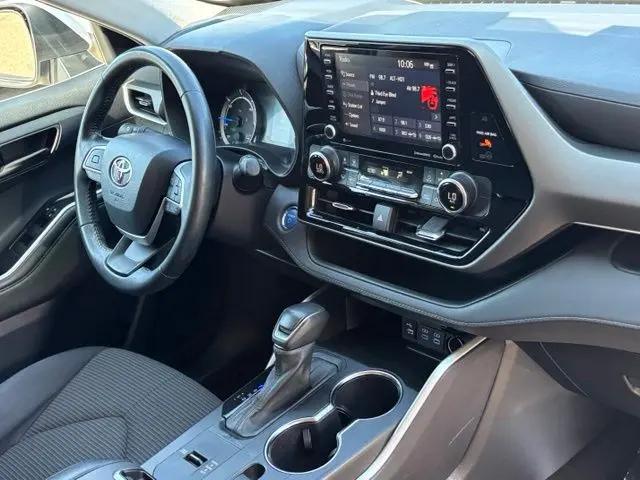 2022 Toyota Highlander Hybrid LE