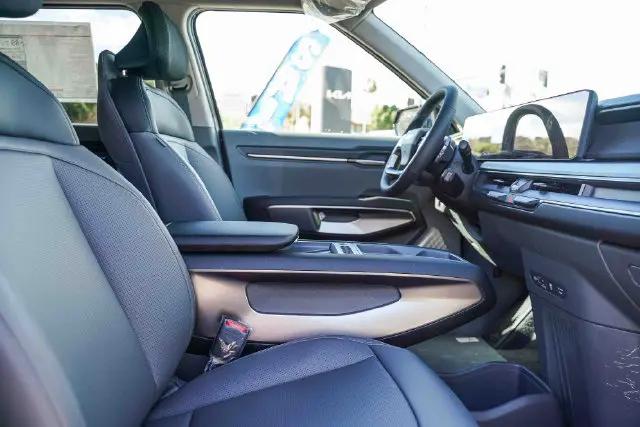 2026 Kia EV9 Light Long Range