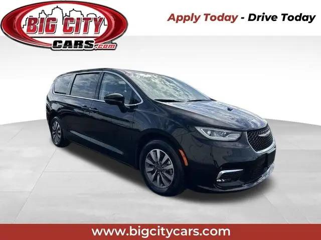 2024 Chrysler Pacifica Hybrid Select for sale in Fort Wayne, IN