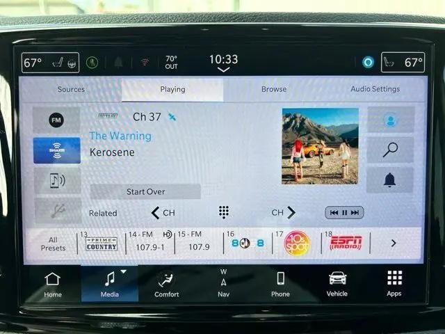 2024 Chrysler Pacifica Hybrid Select